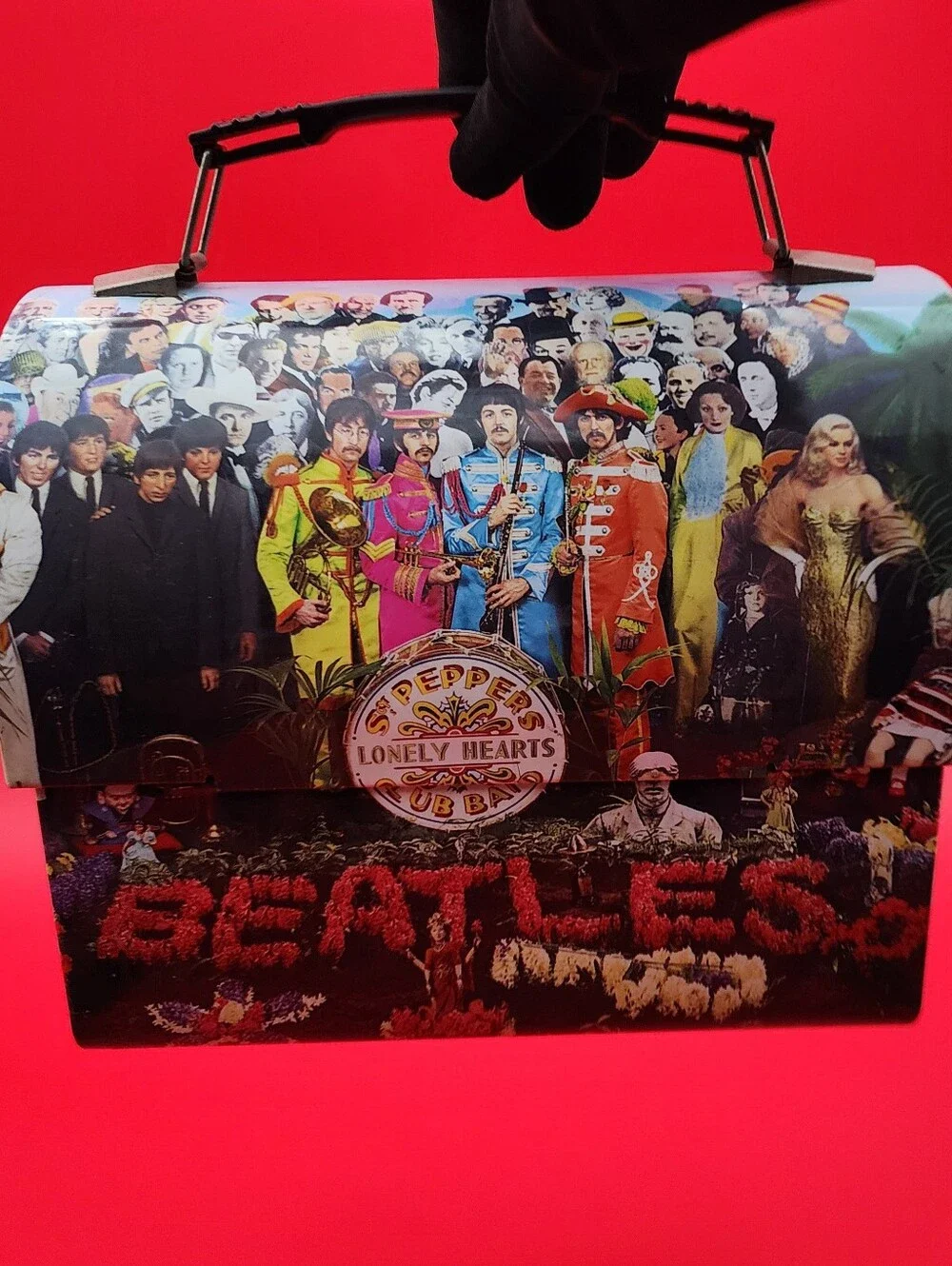 Collectible The Beatles-Sgt Pepper's Lonely Hearts Club Band Domed Metal Tin